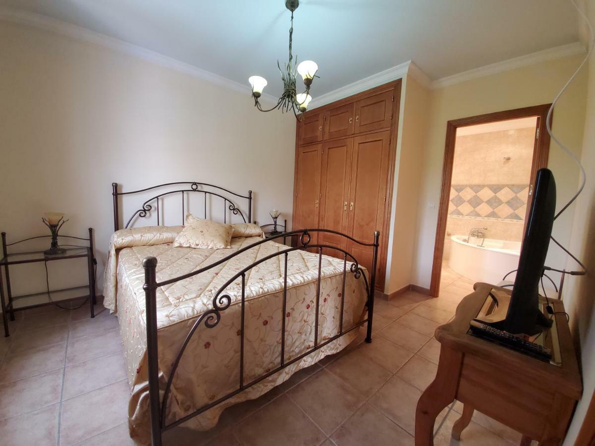 Hotel Arco Del Sol Colmenar Extérieur photo